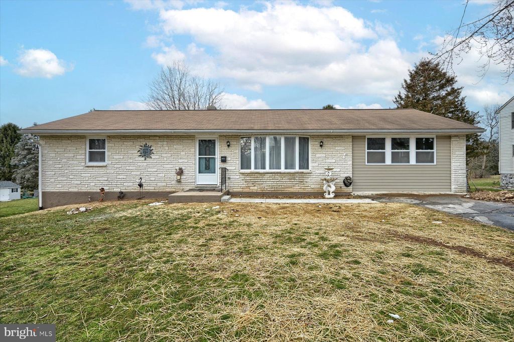 Photo of 413 E CHERRY ST, ELIZABETHTOWN, PA 17022 (MLS # PALA2029960)