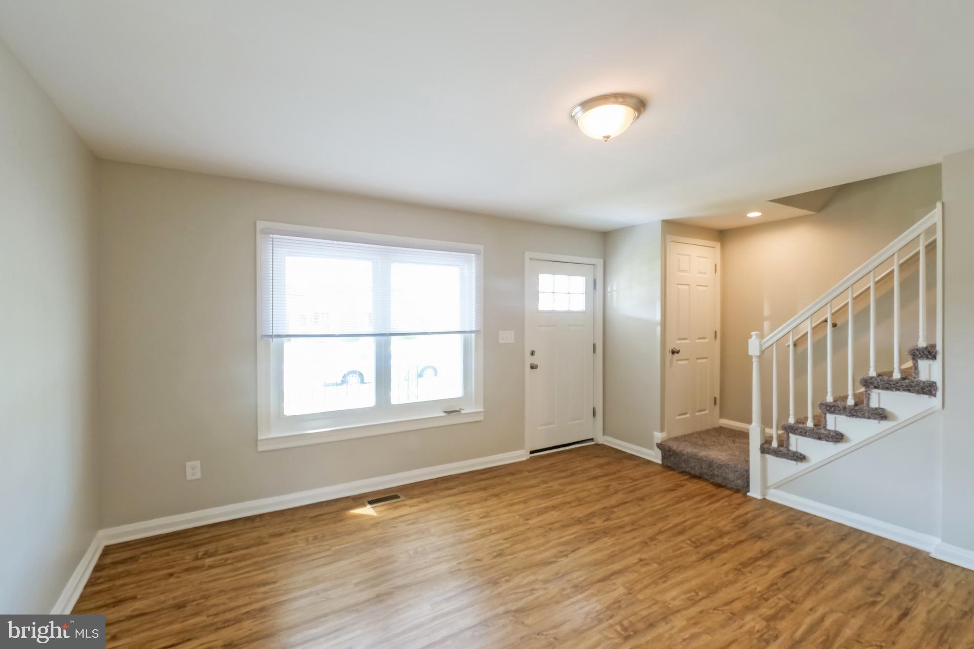 CHARLESMONT - Residential Lease