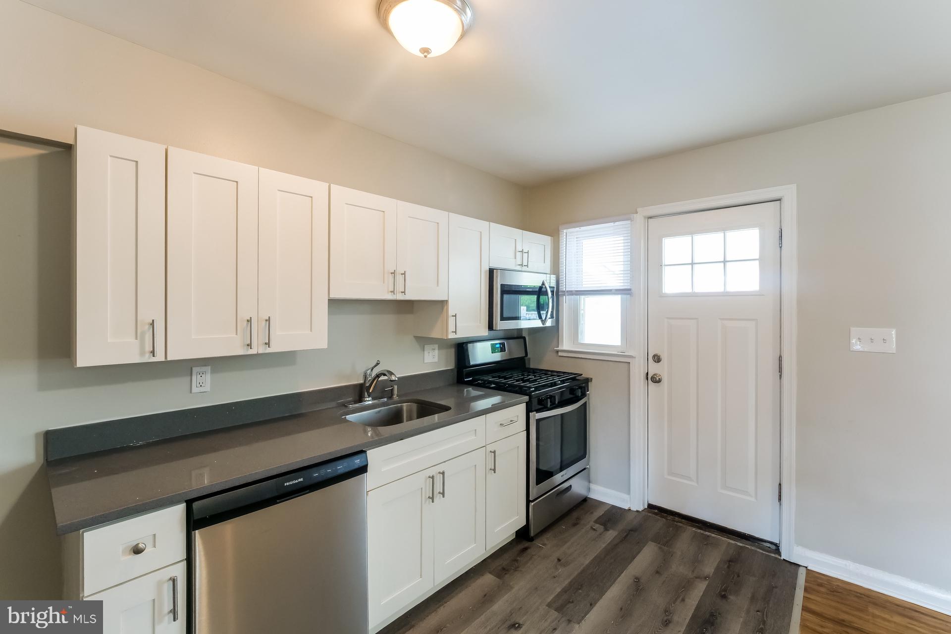 CHARLESMONT - Residential Lease