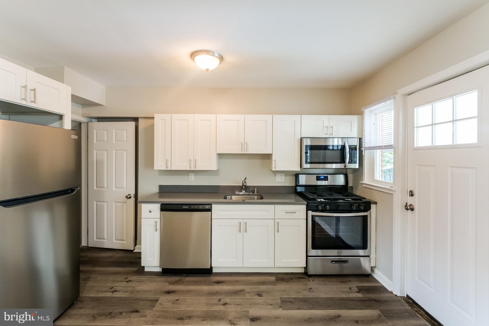 CHARLESMONT - Residential Lease