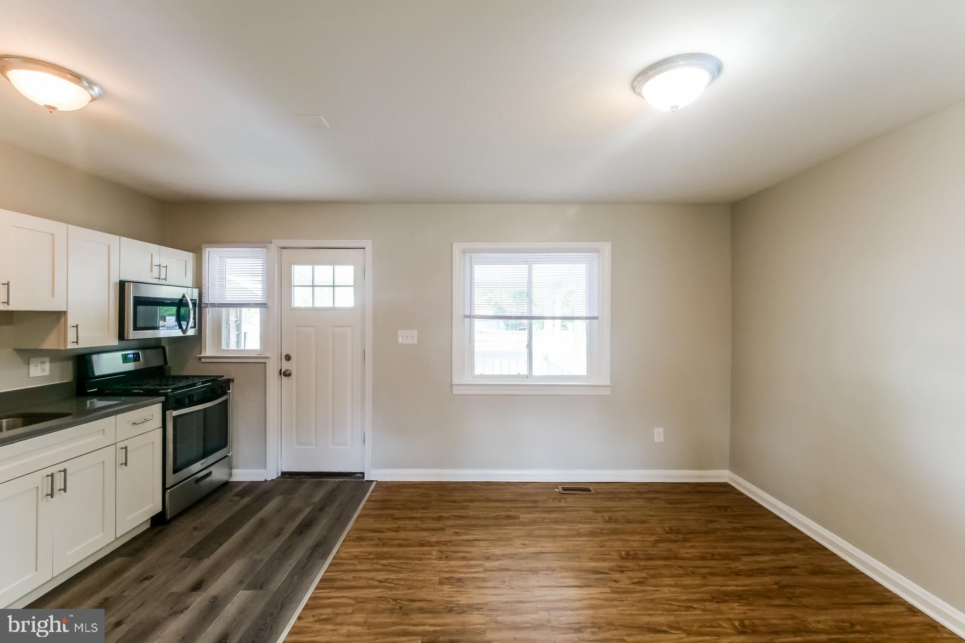 CHARLESMONT - Residential Lease