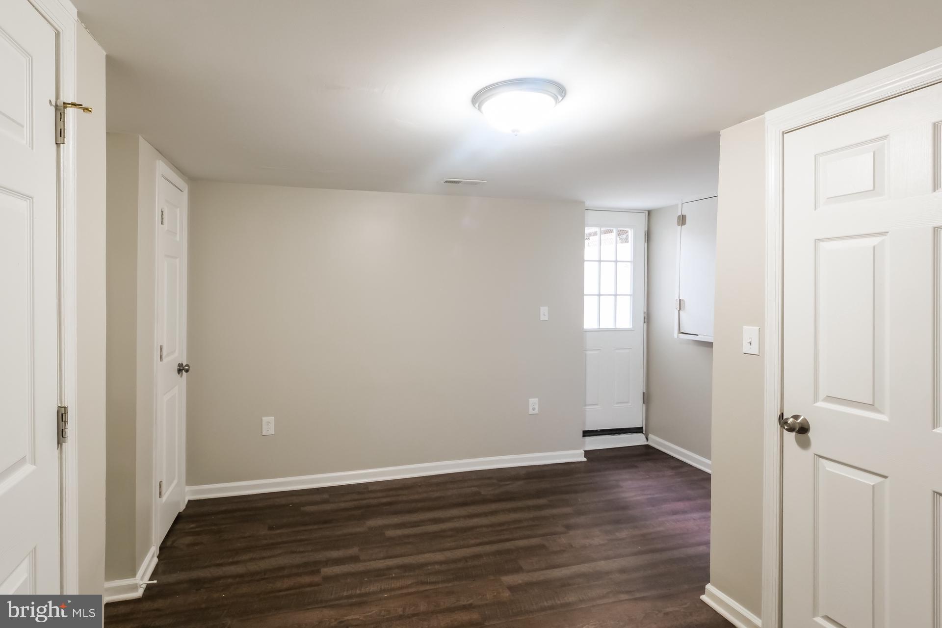 CHARLESMONT - Residential Lease