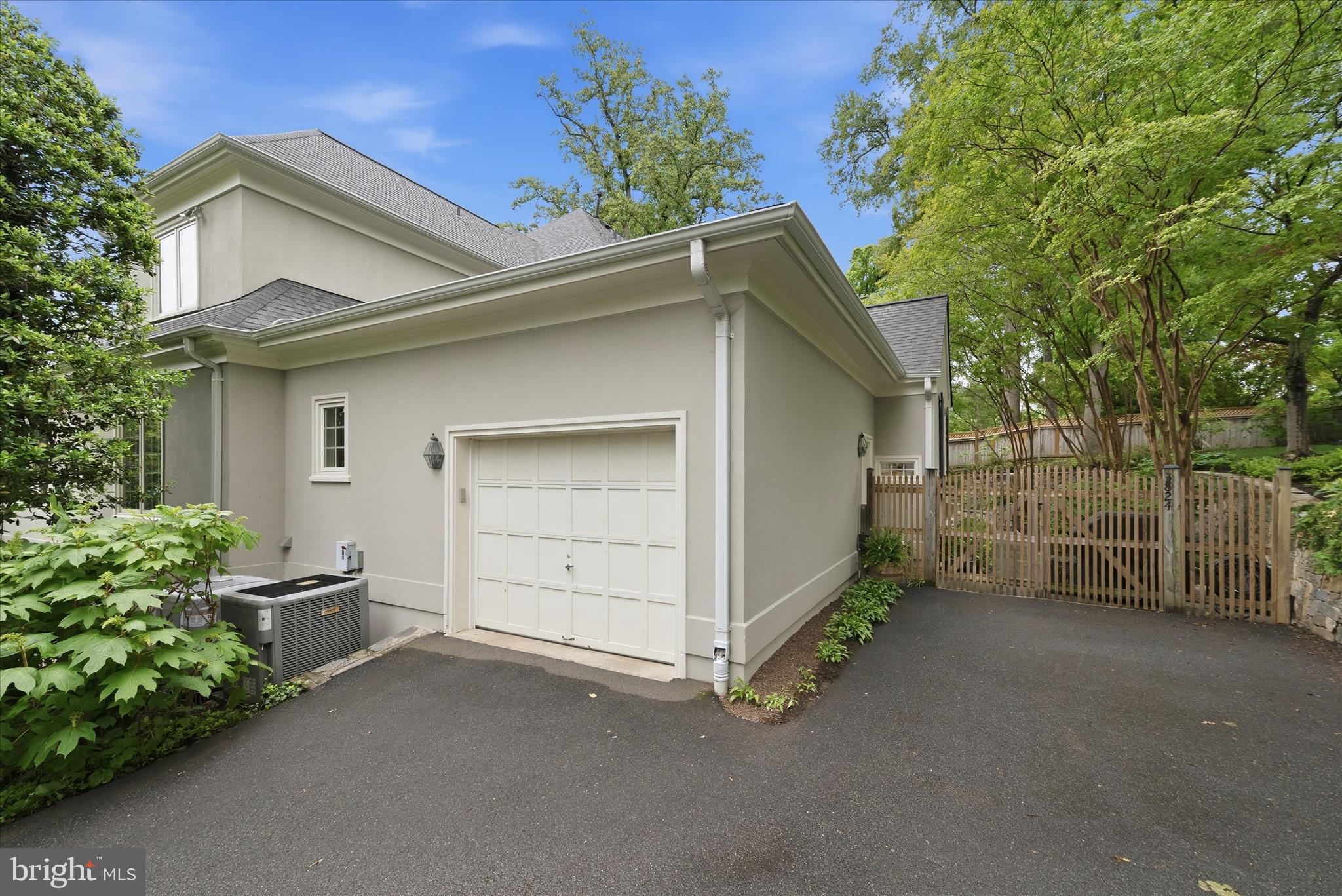 ARLINGWOOD - Residential