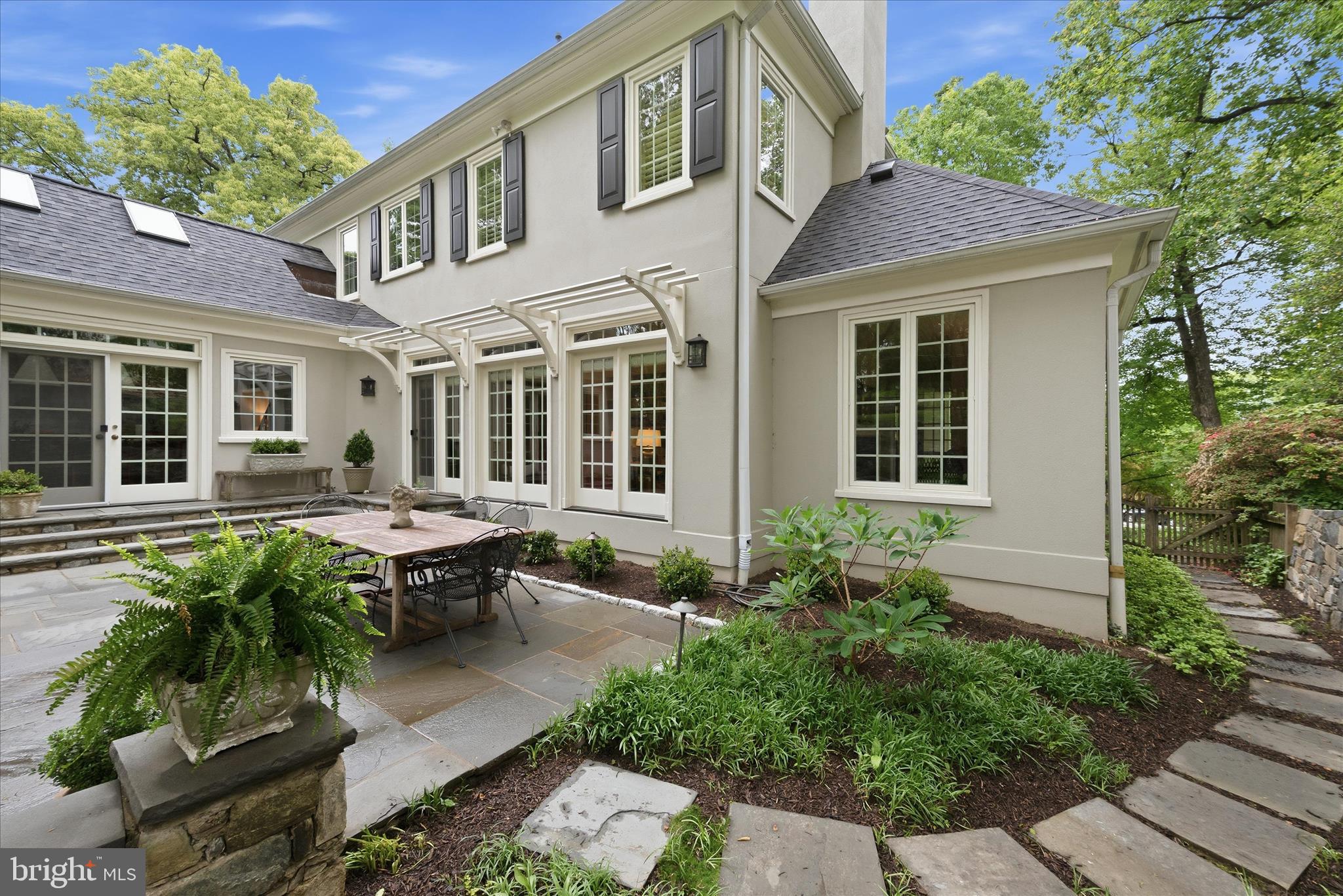 ARLINGWOOD - Residential
