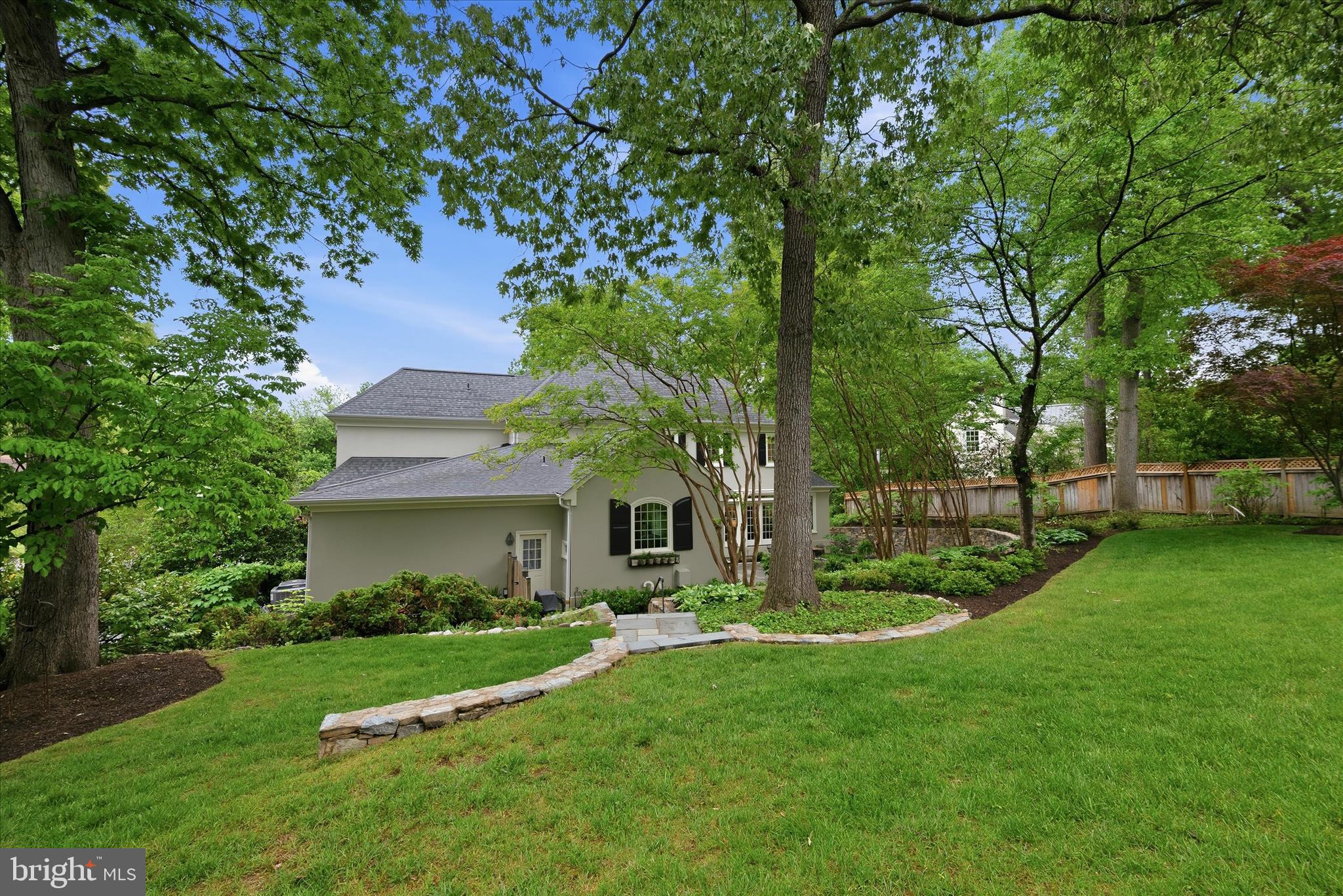 ARLINGWOOD - Residential