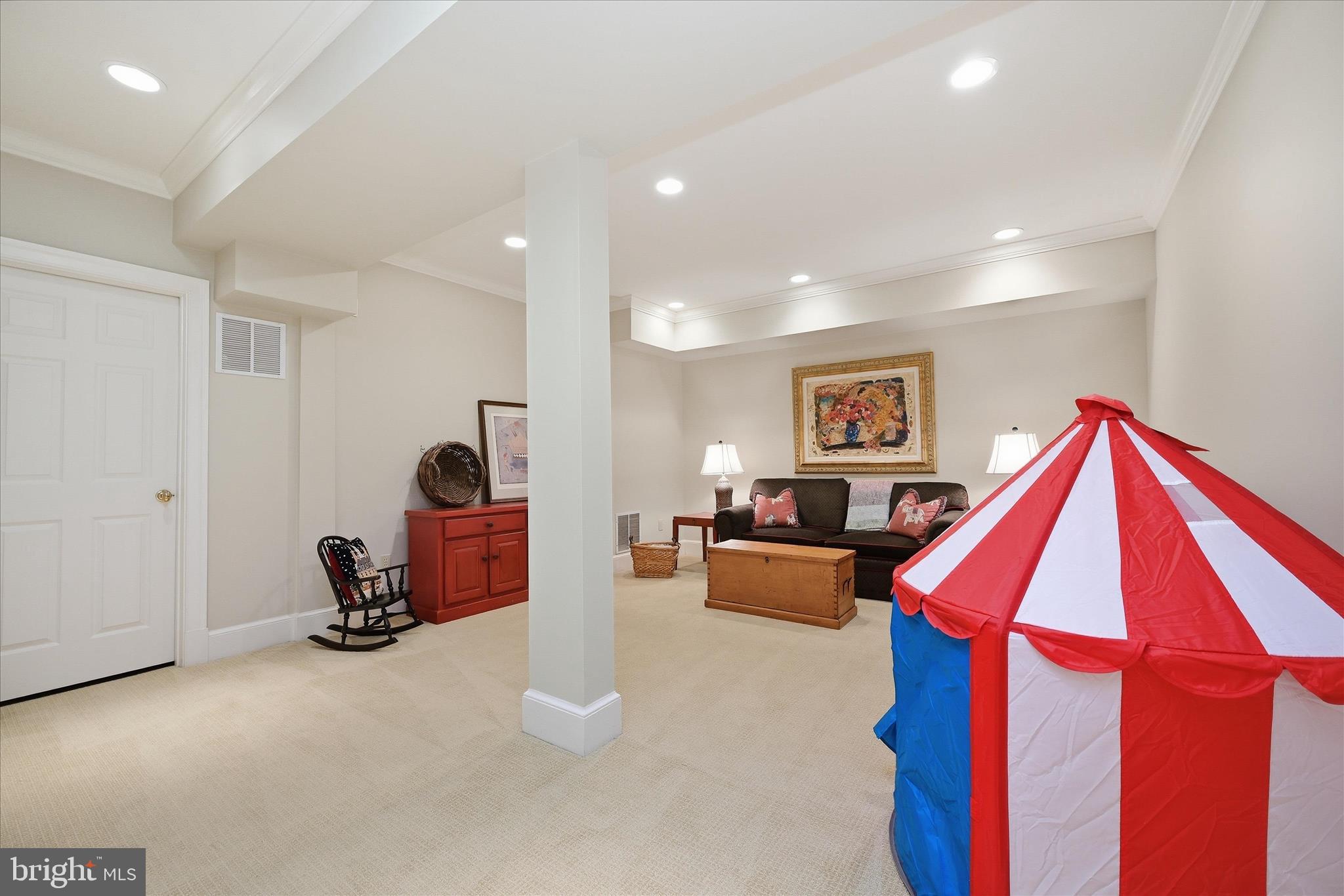 ARLINGWOOD - Residential