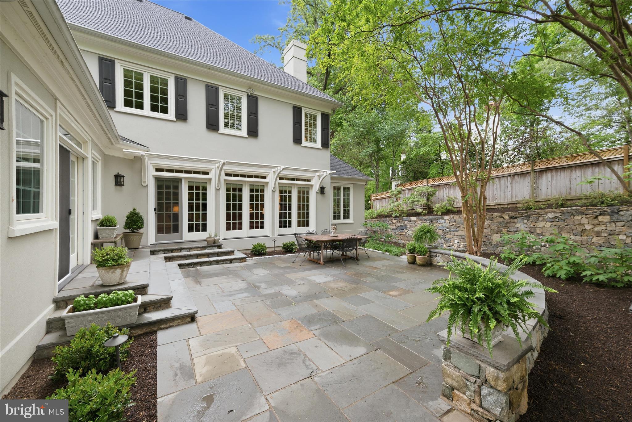 ARLINGWOOD - Residential