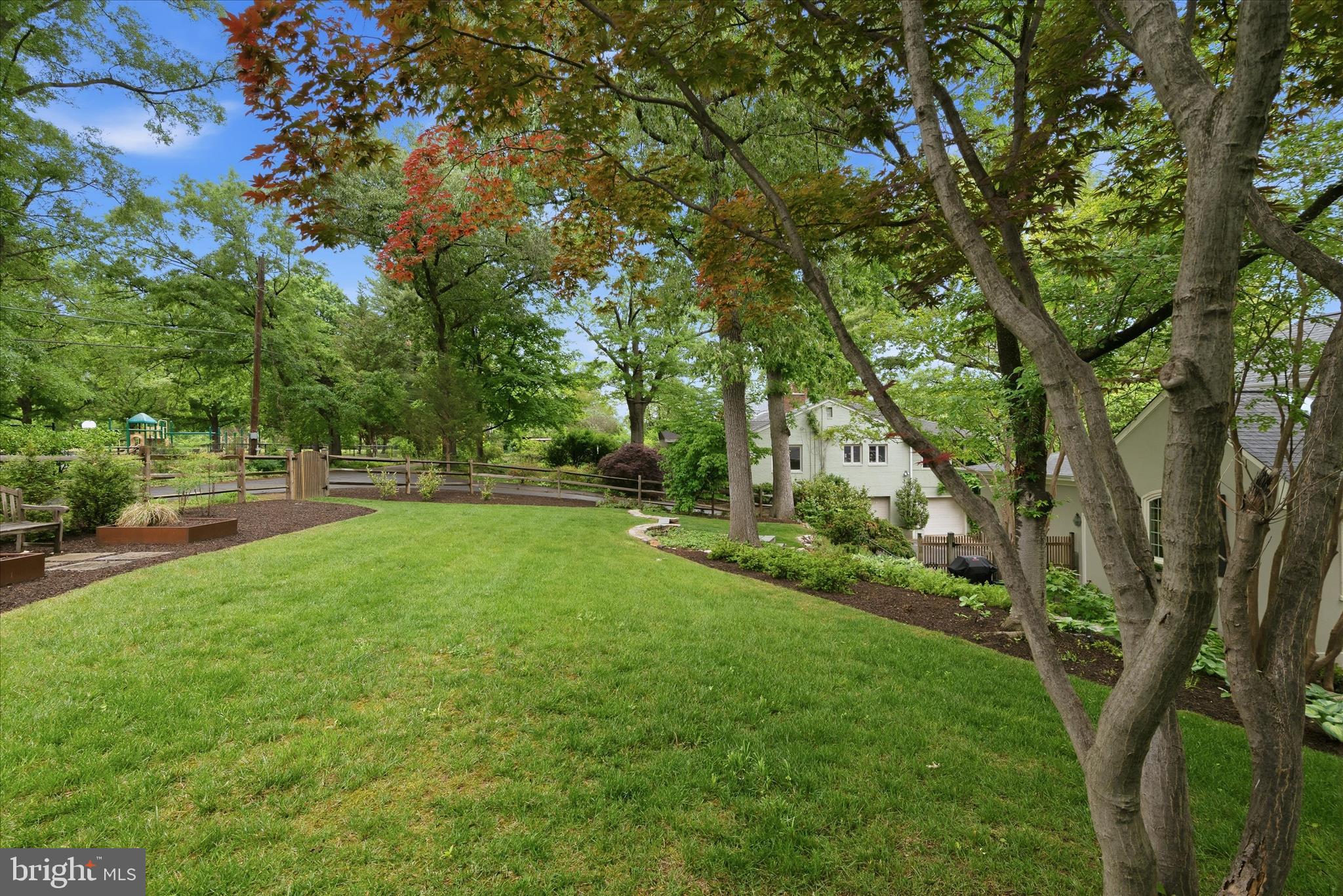 ARLINGWOOD - Residential