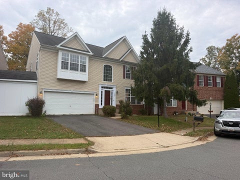 Photo of 15004 Lutz Court, WOODBRIDGE, VA 22193 (MLS # VAPW2133326)