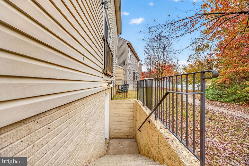 Photo of 15004 Lutz Court, WOODBRIDGE, VA 22193 (MLS # VAPW2133326)