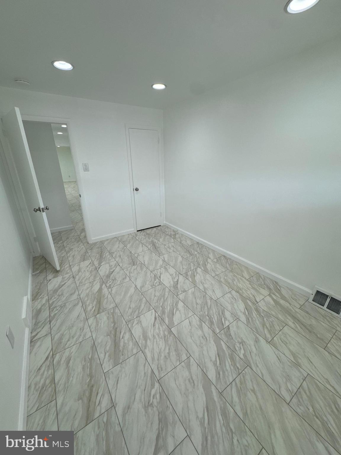 BUSTLETON - Residential Lease