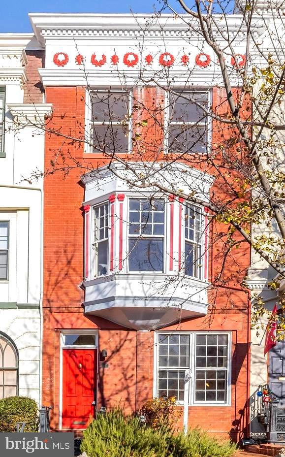 136 E STREET SE