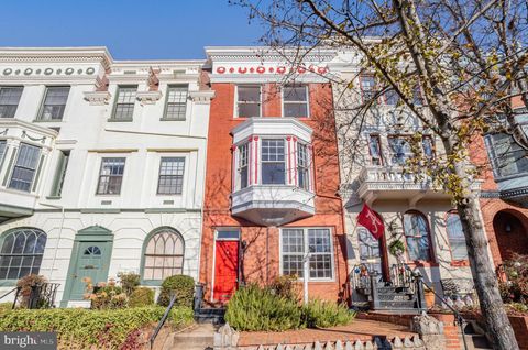 136 E STREET SE WASHINGTON DC 20003