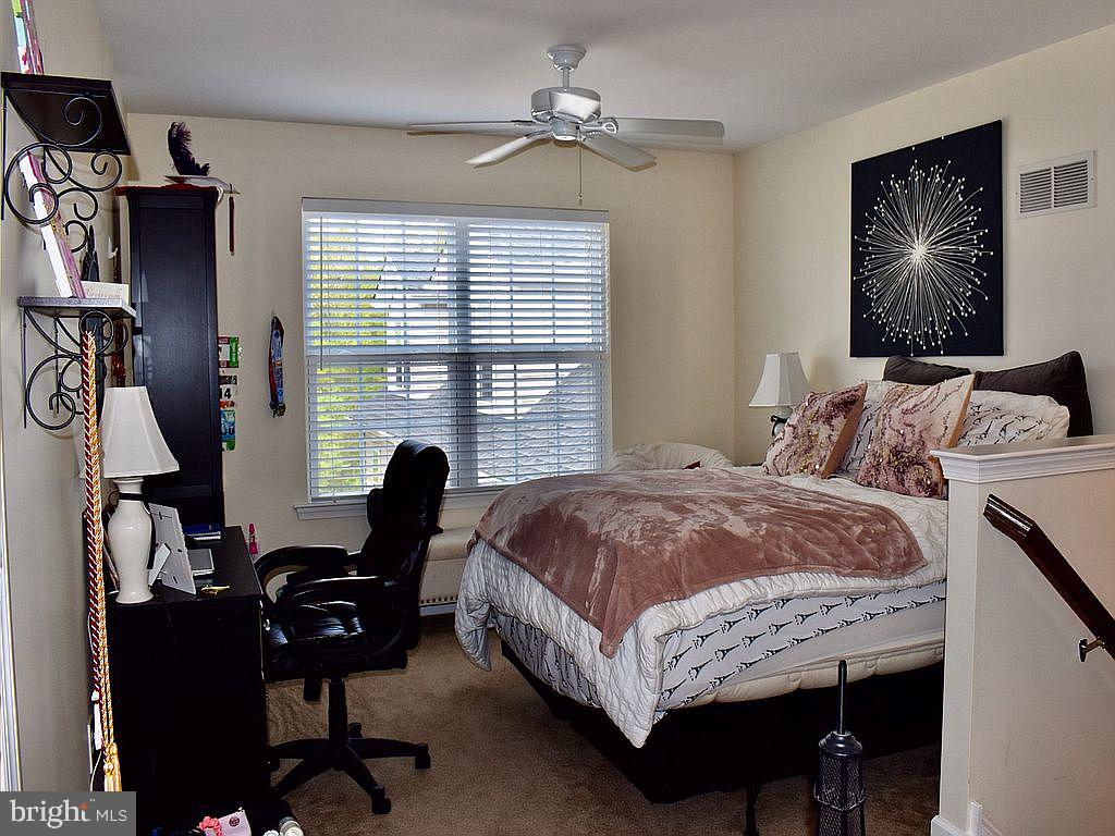 CARRIAGE HILL - Residential Lease