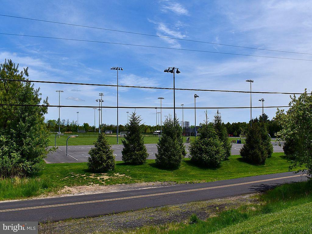 CARRIAGE HILL - Residential Lease
