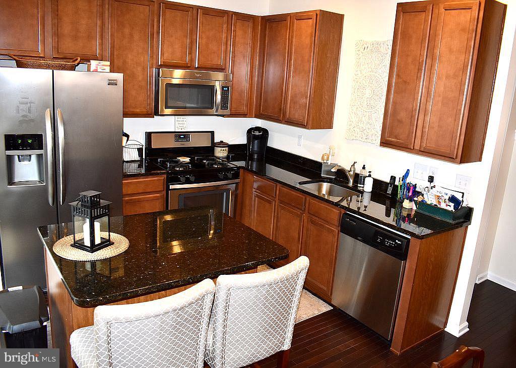 CARRIAGE HILL - Residential Lease