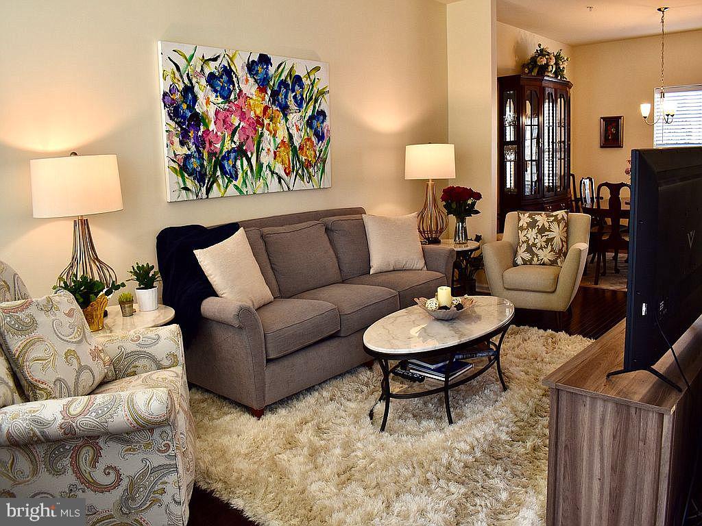 CARRIAGE HILL - Residential Lease