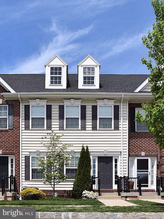 CARRIAGE HILL - Residential Lease