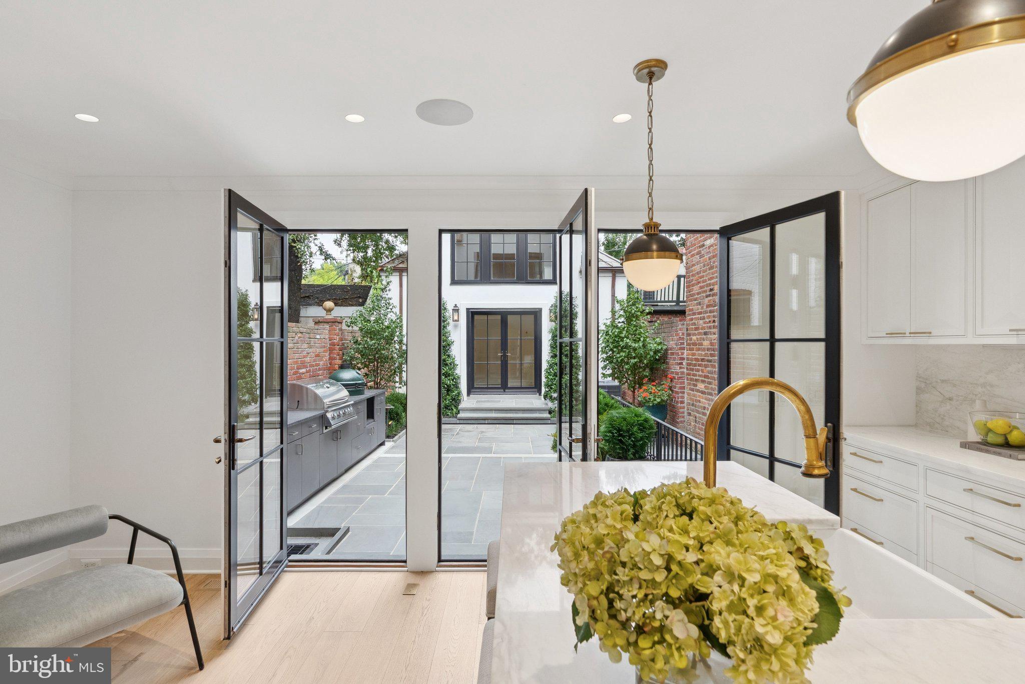 GEORGETOWN - Residential