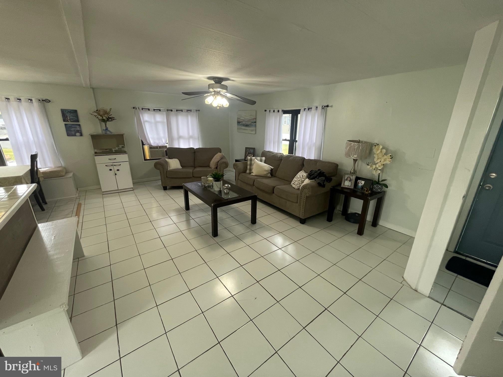 6033 FALMONT DRIVE