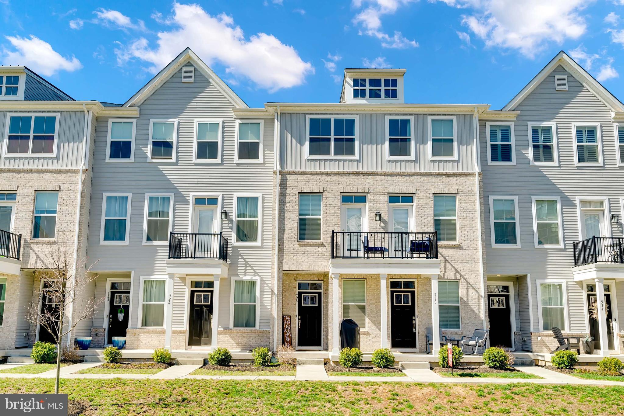 STEELPOINTE - Residential