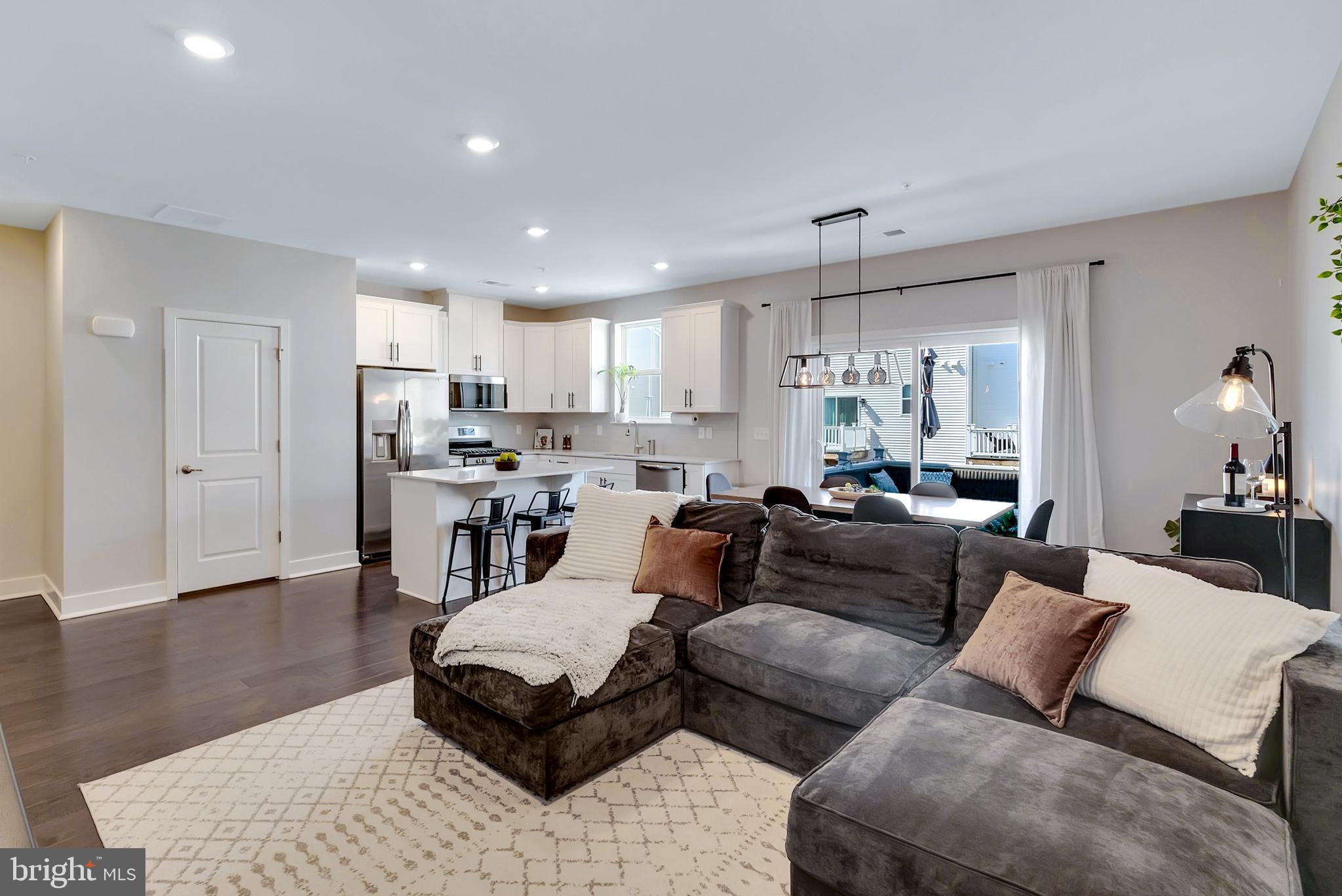 STEELPOINTE - Residential