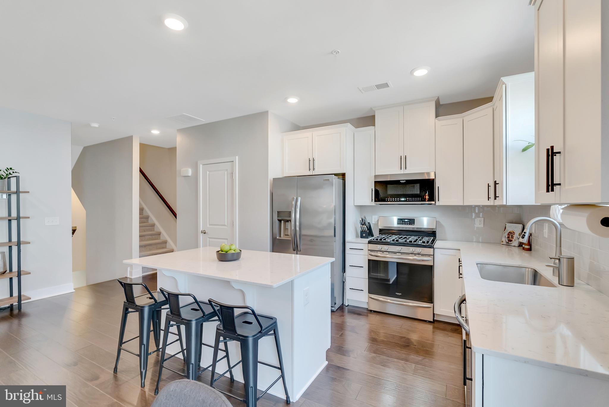 STEELPOINTE - Residential