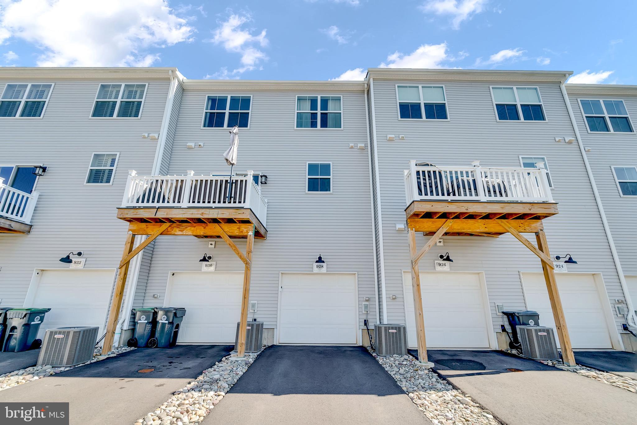 STEELPOINTE - Residential