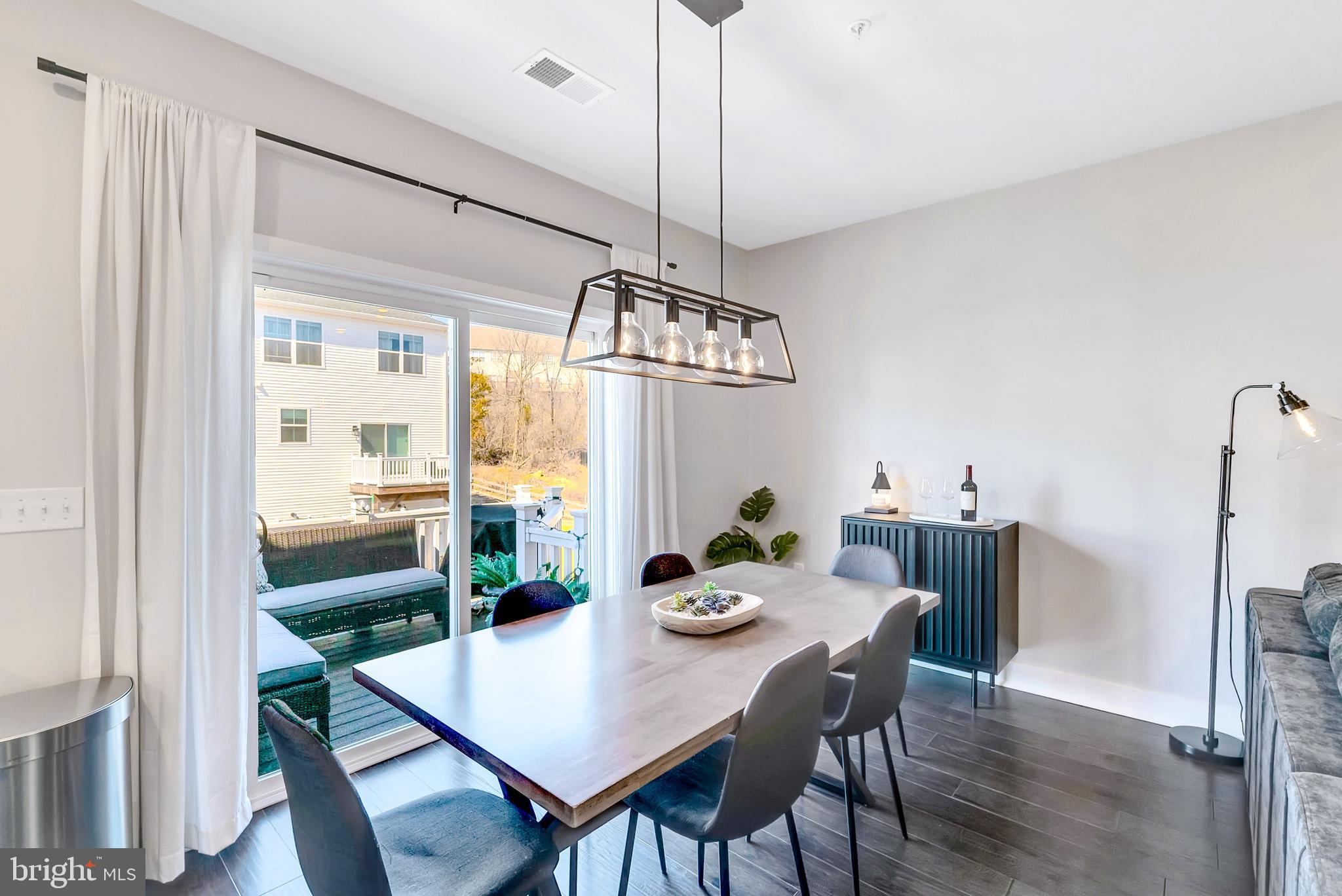 STEELPOINTE - Residential