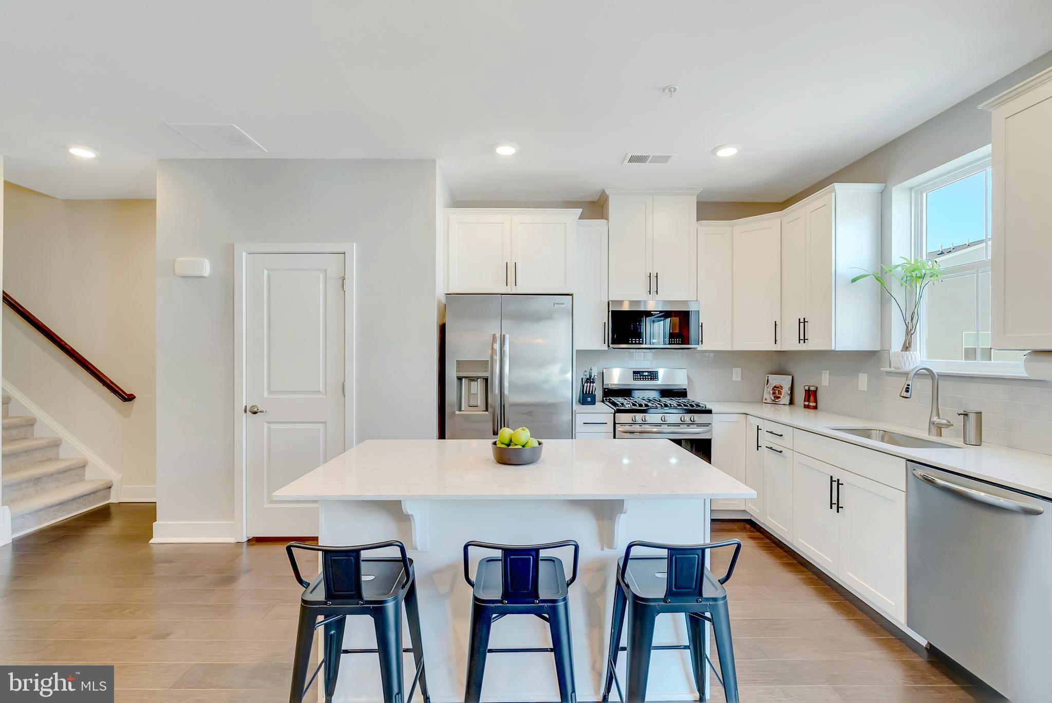 STEELPOINTE - Residential