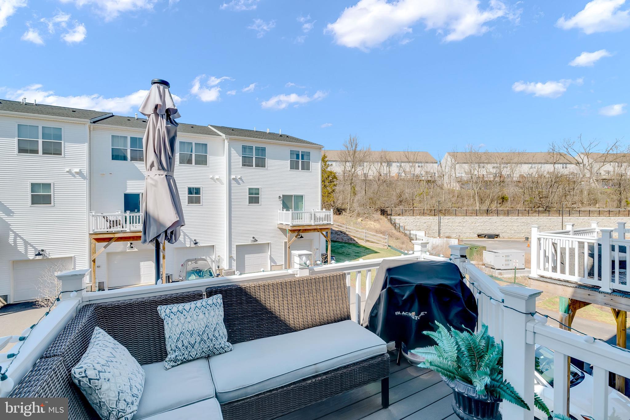 STEELPOINTE - Residential