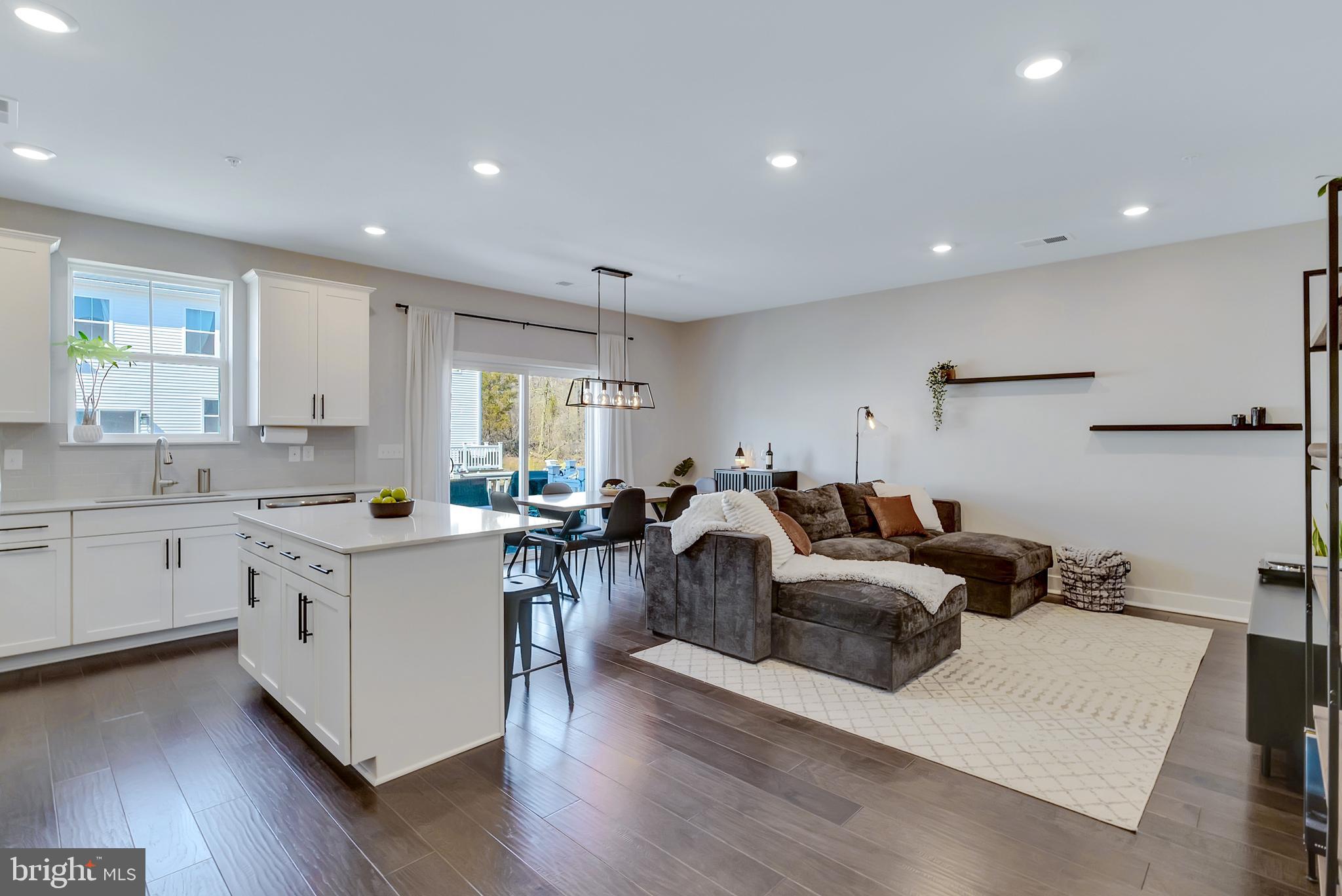 STEELPOINTE - Residential