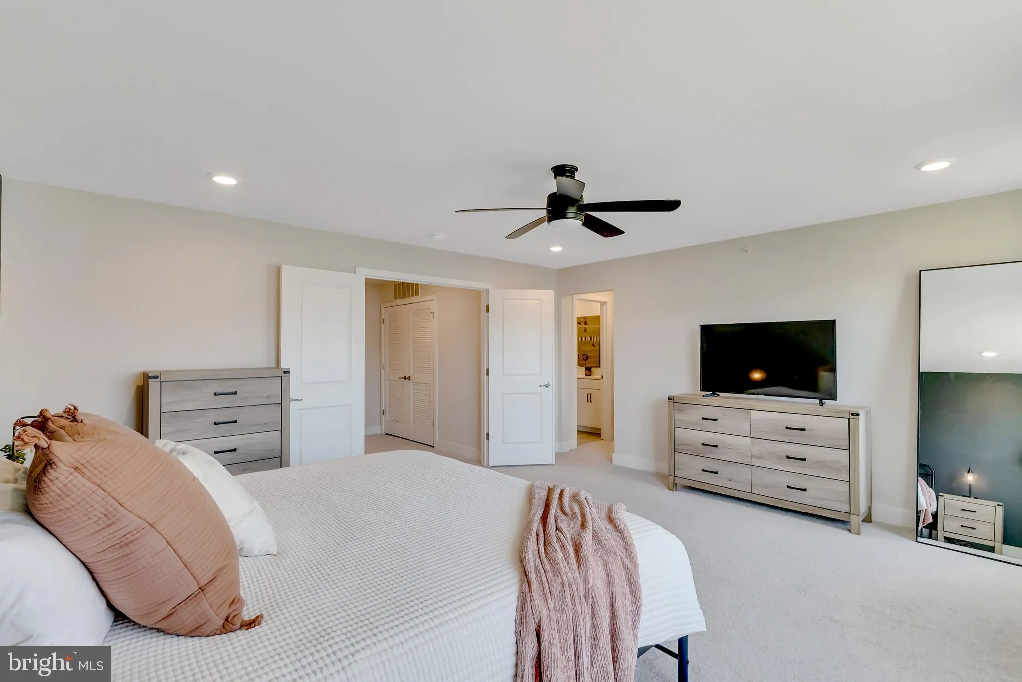 Phoenixville, Pennsylvania 19460, United States, 3 Bedrooms Bedrooms, ,3 BathroomsBathrooms,Residential,Active,95931