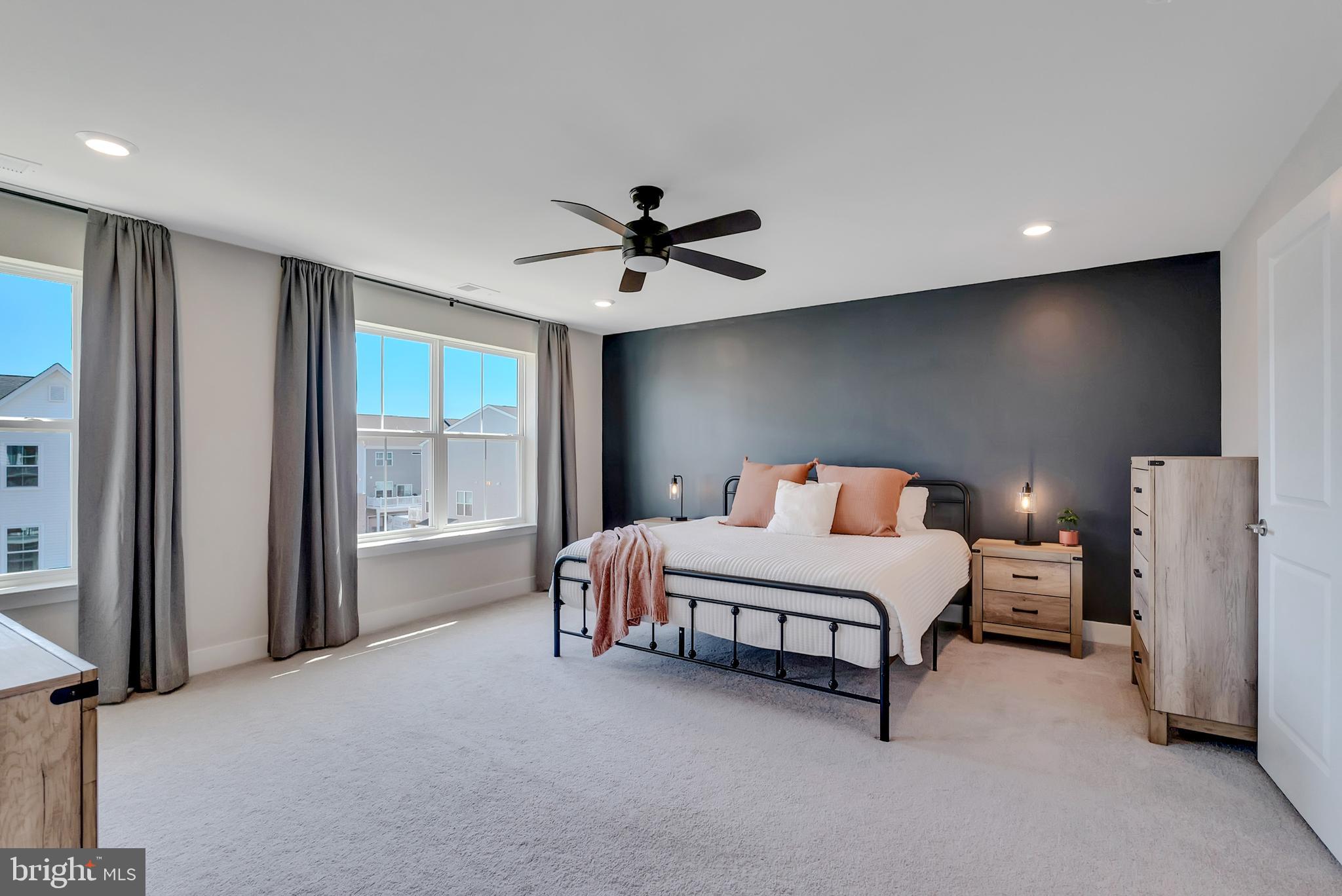 STEELPOINTE - Residential