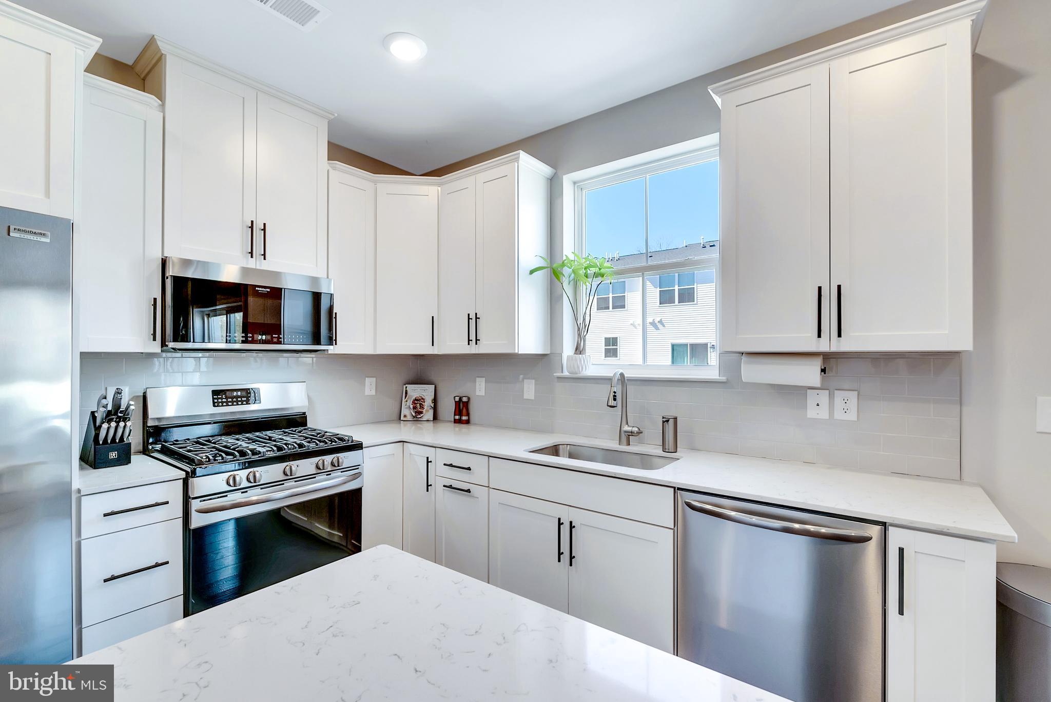 STEELPOINTE - Residential