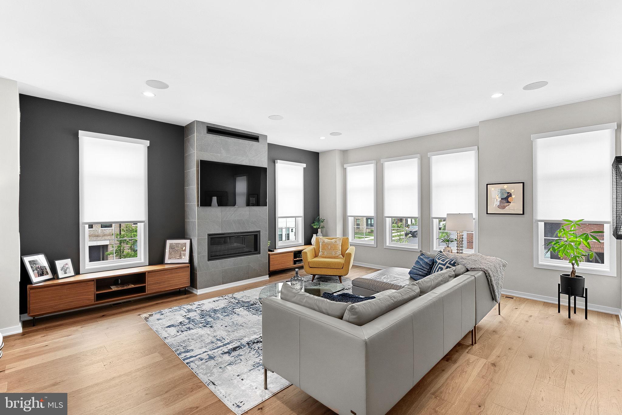 REGENCY AT BELMONT - Residential