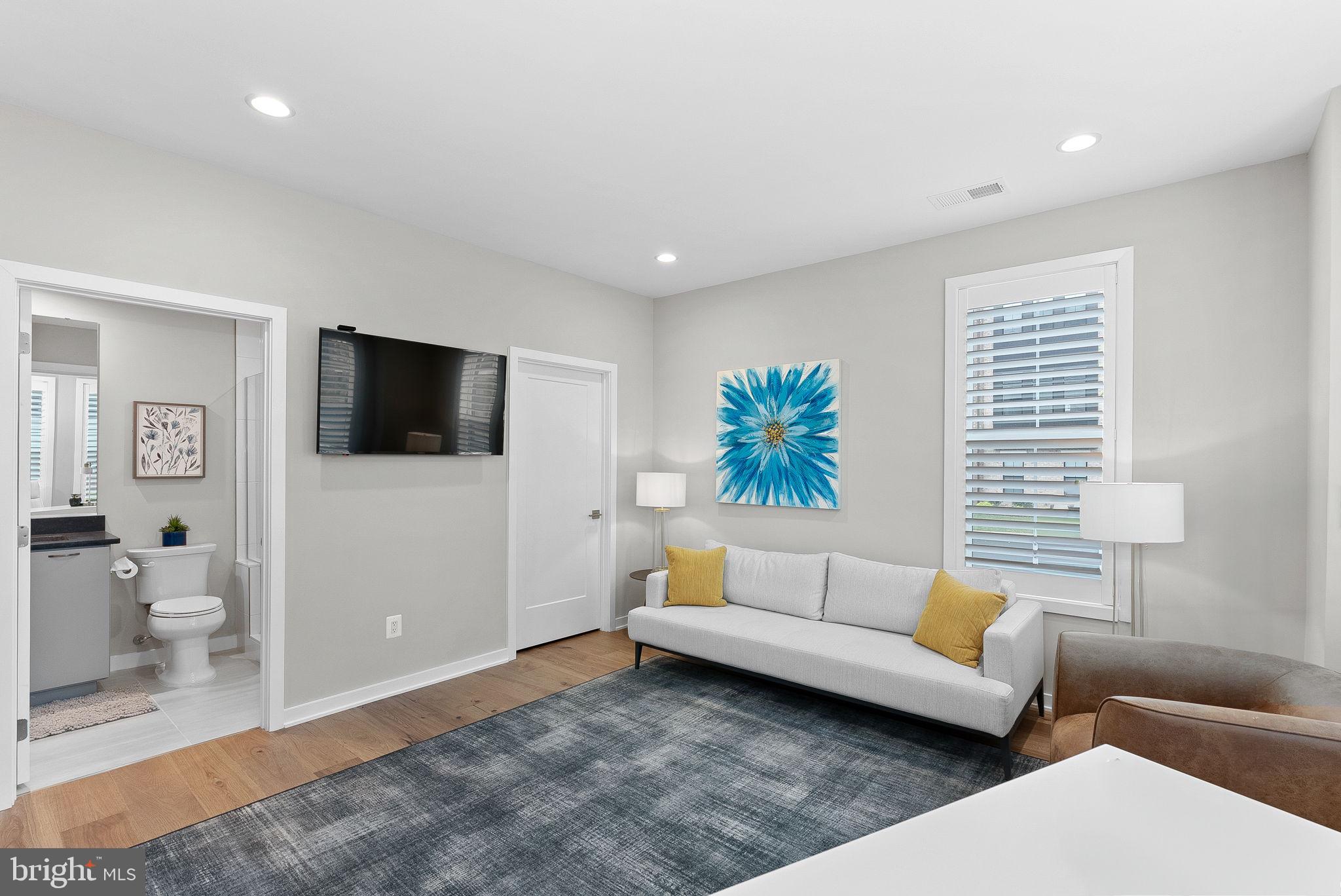 REGENCY AT BELMONT - Residential