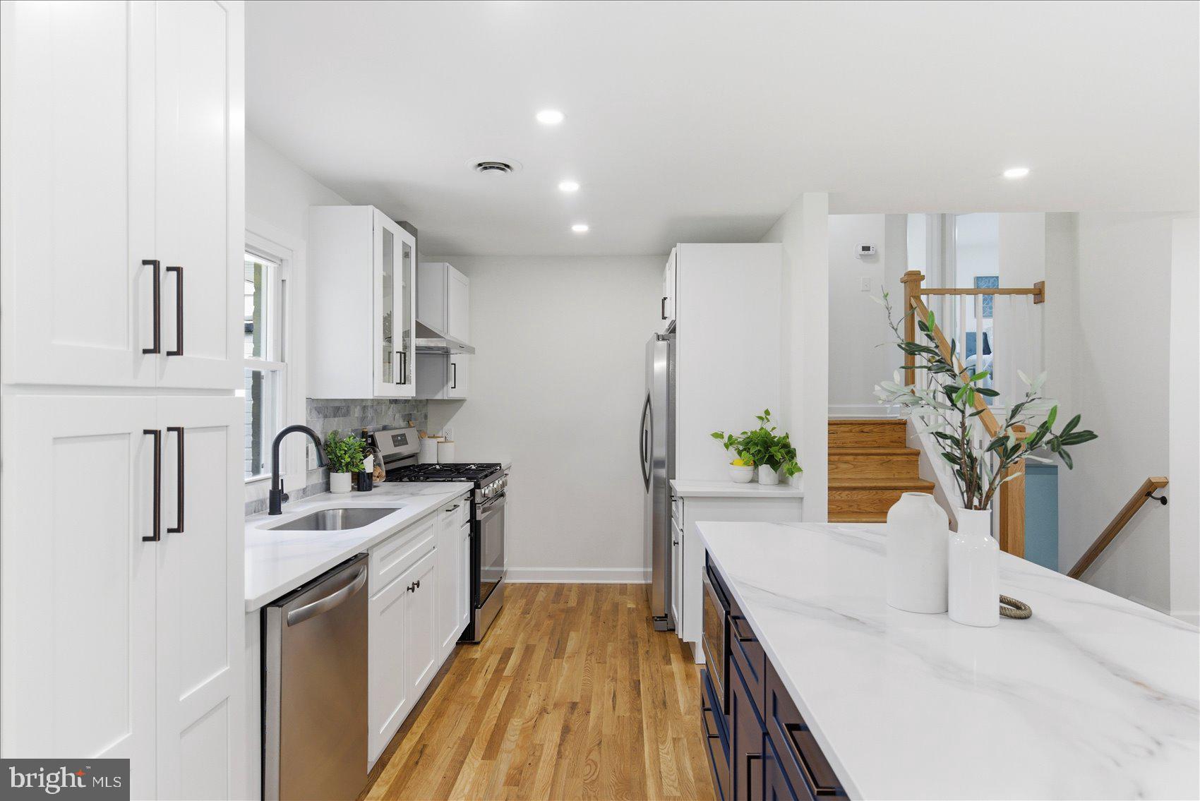 CAMPUS HILLS - Residential
