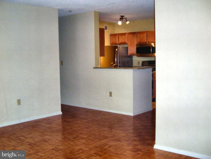 CRESCENT PLAZA - Residential Lease