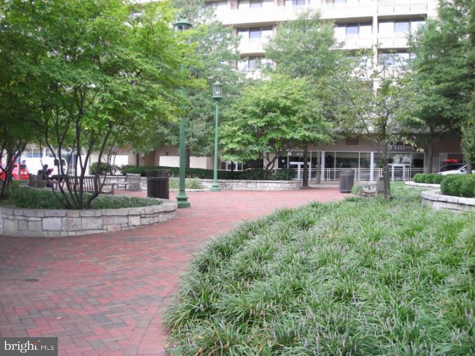 CRESCENT PLAZA - Residential Lease