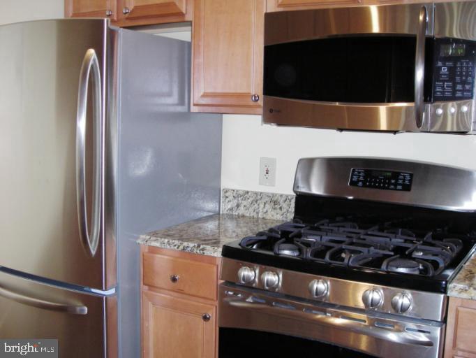 CRESCENT PLAZA - Residential Lease