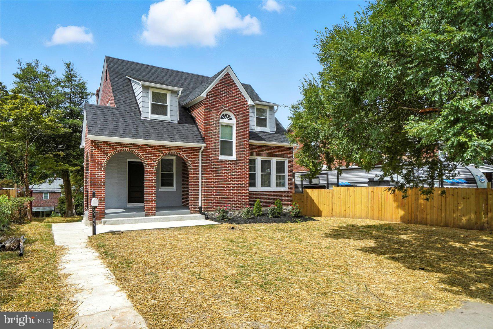 3709 PARKSIDE DRIVE