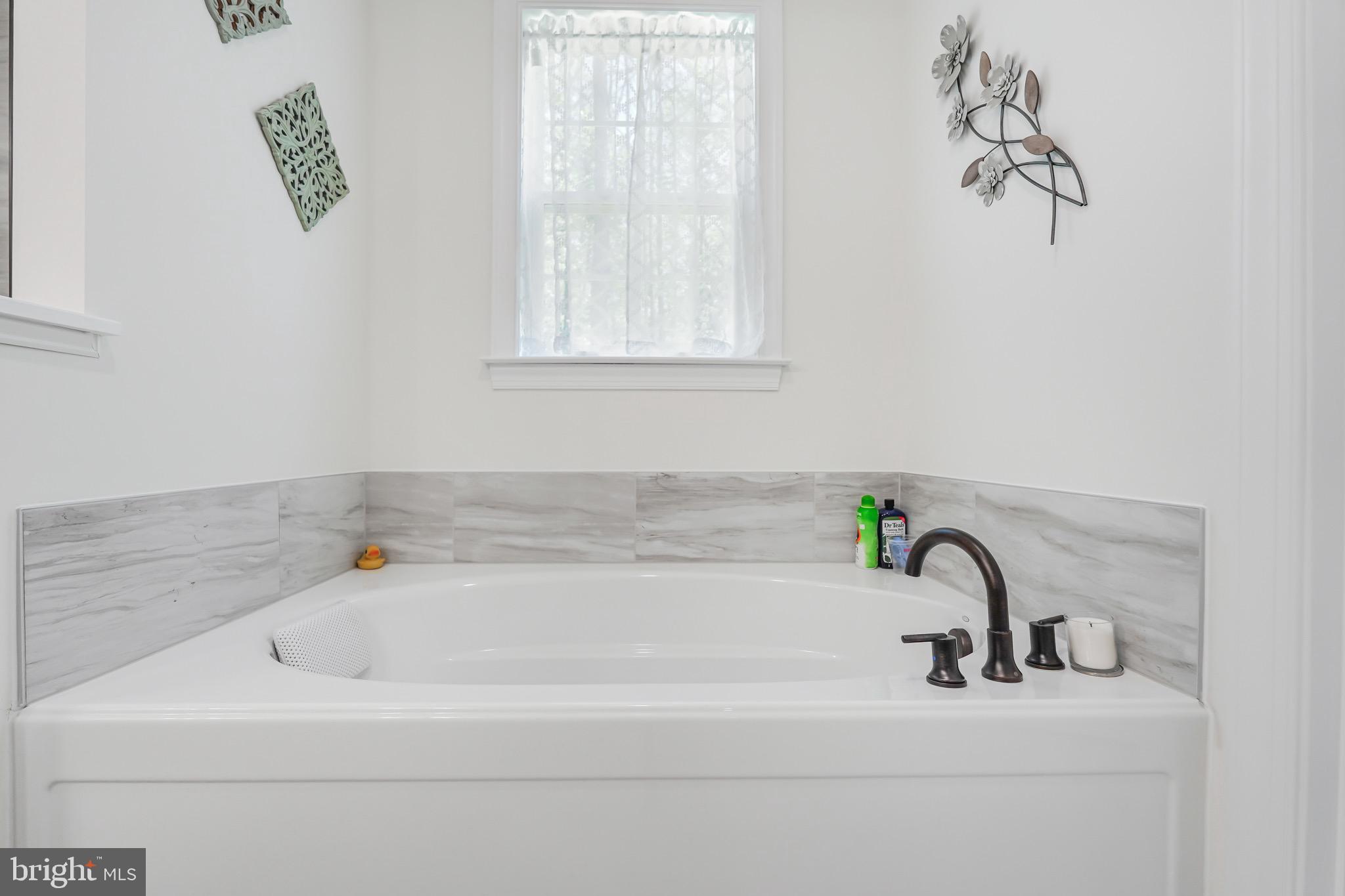 NOAH'S LANDING - Residential