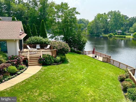 Homes For Sale - 107 E Lake Boulevard<br/> MEDFORD, NJ 08055