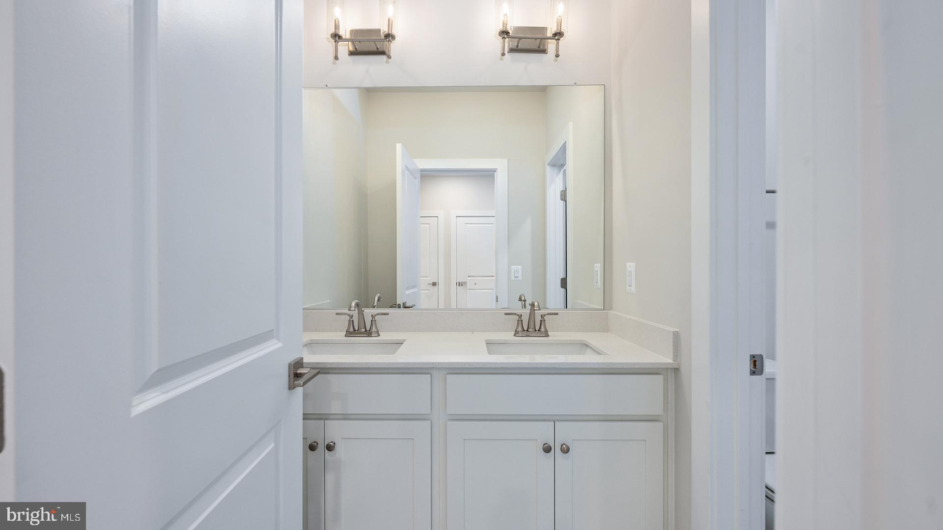 ONE LOUDOUN - Residential