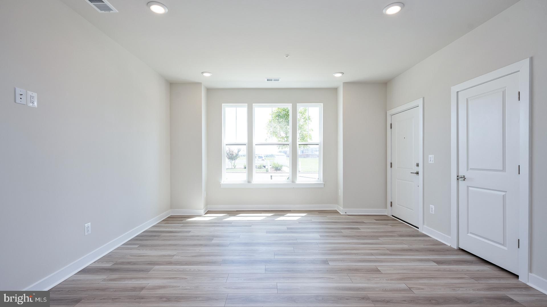 ONE LOUDOUN - Residential