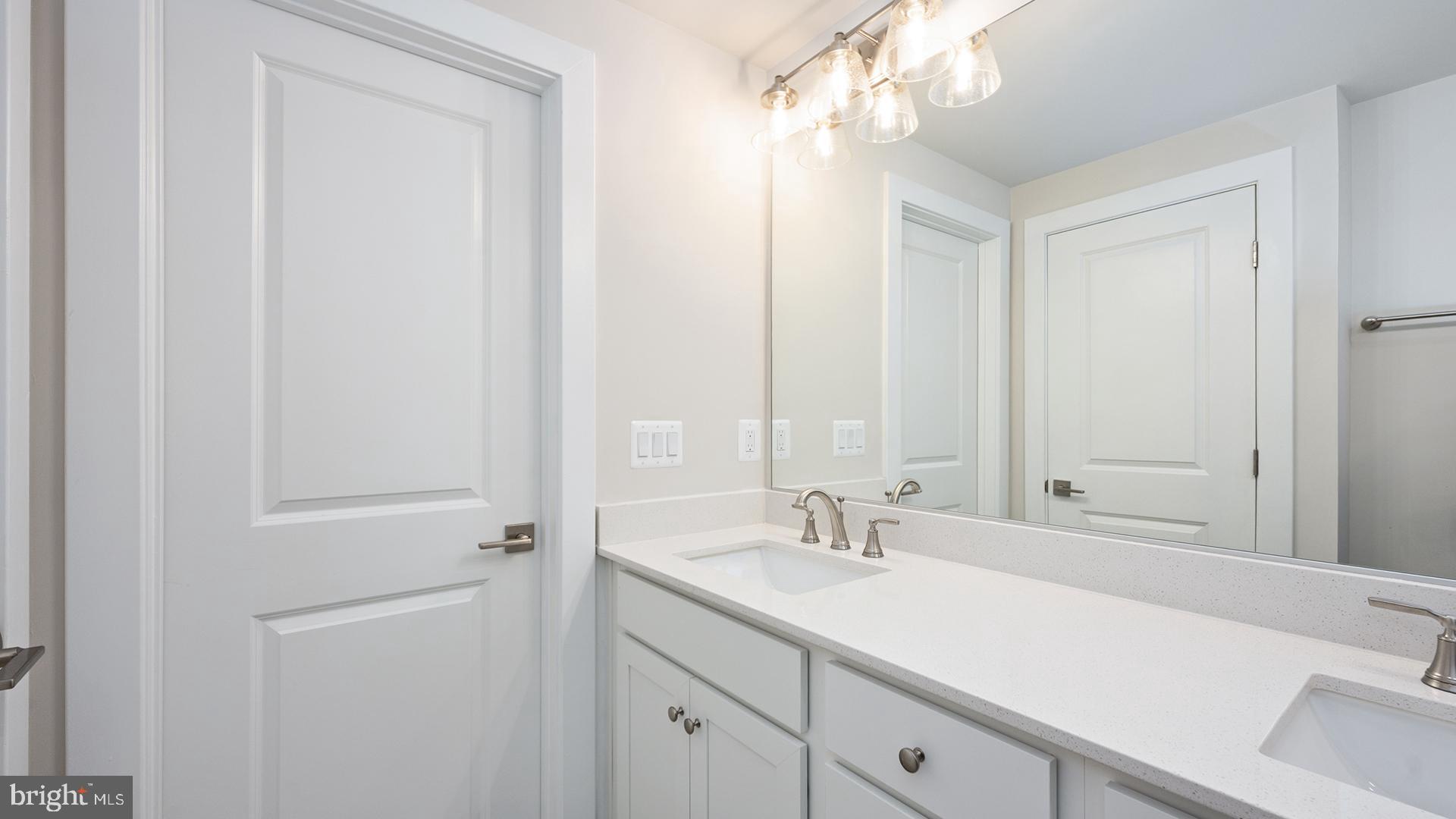 ONE LOUDOUN - Residential