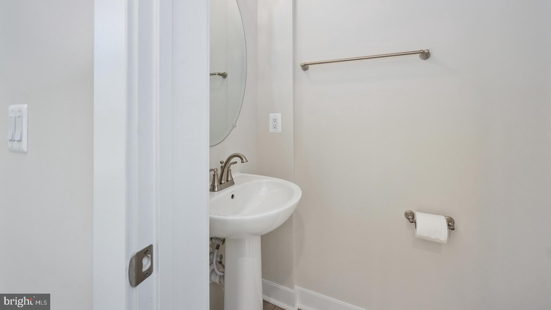 ONE LOUDOUN - Residential