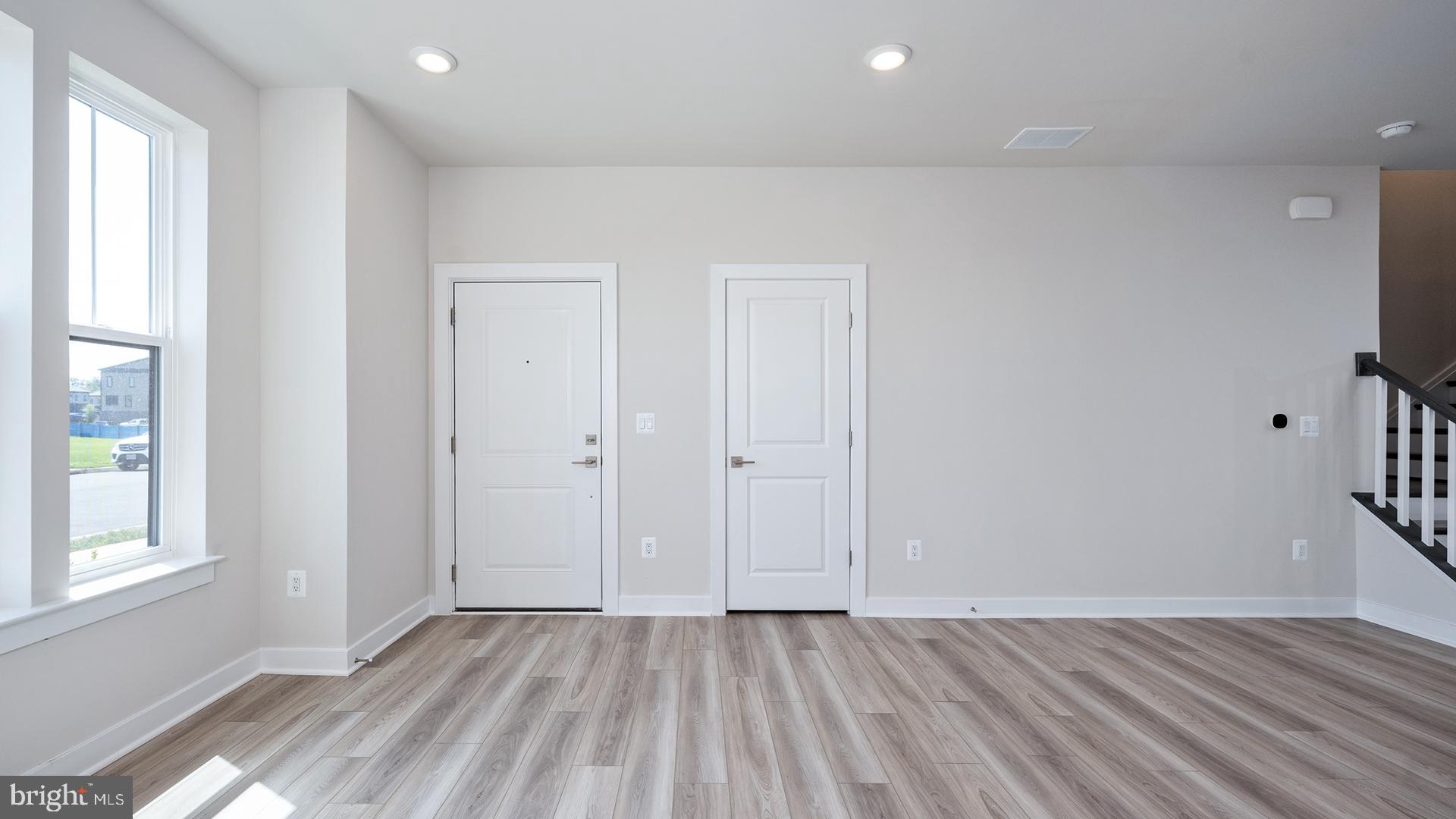 ONE LOUDOUN - Residential