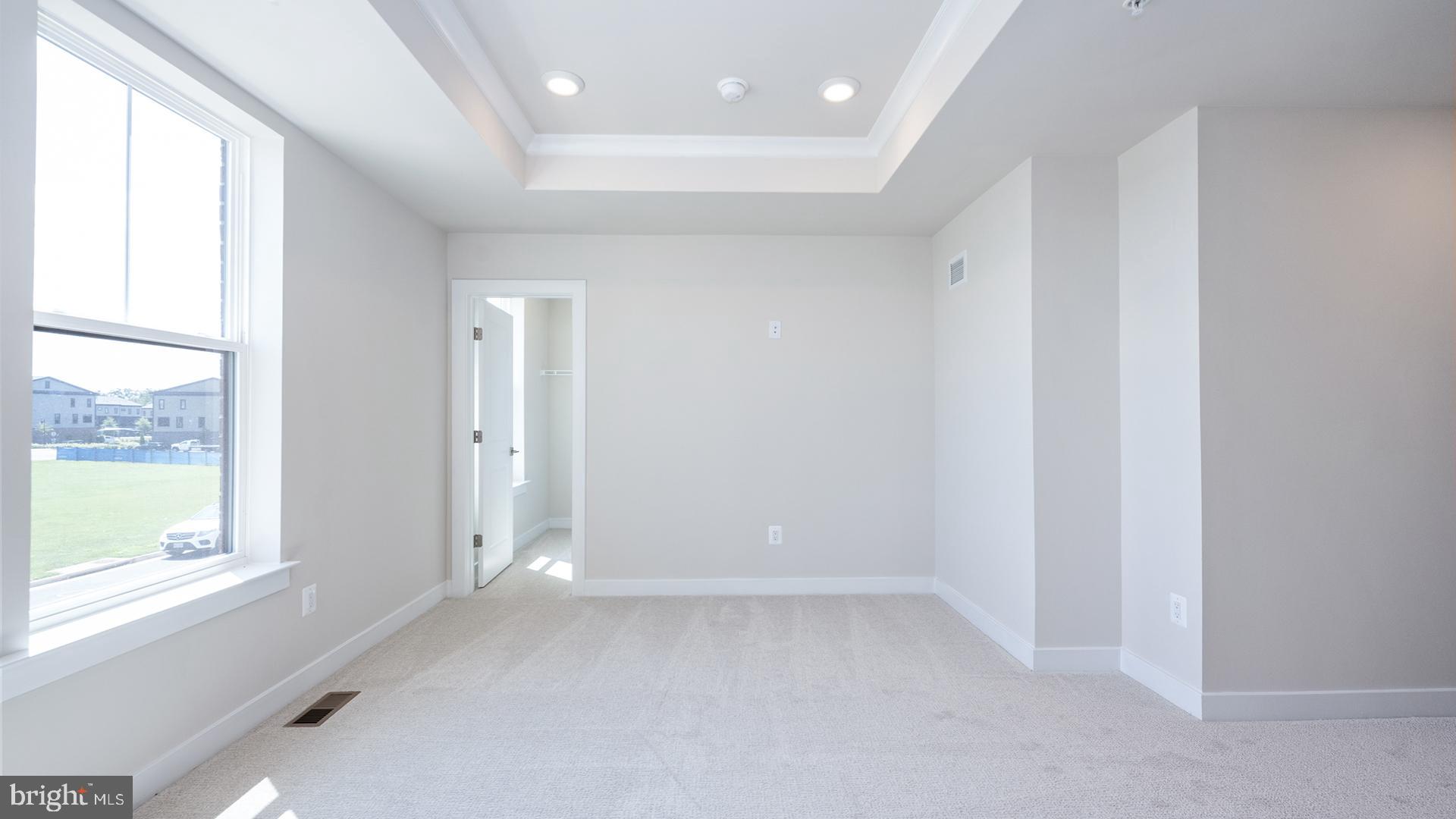 ONE LOUDOUN - Residential